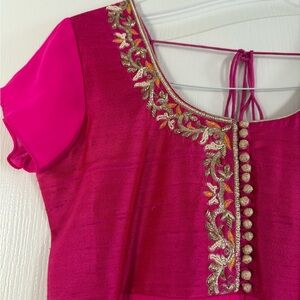 Women’s Fuchsia Pink Anarkali suit with Lime Green dupatta. Size M ( US 6-8)
